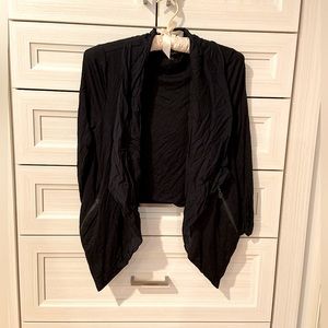 Jacket with zip pockets 🤐—Keep your chapstick safe at work!